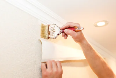 Pose de papier peint à Herment — revêtements muraux et toiles de verre